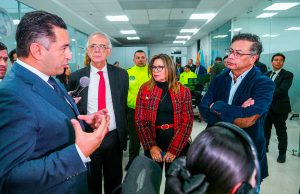En un evento liderado por el presidente de la República, Gustavo Petro, y con la participación de altos representantes del Gobierno, organismos internacionales y la Policía Nacional, se presentó oficialmente la Línea Anticorrupción 157. Esta iniciativa busca consolidar un canal efectivo para denunciar actos de corrupción y fortalecer la confianza ciudadana en las instituciones.