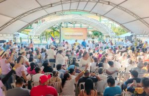 Desilusión y quejas por la ausencia de Gustavo Petro en evento sobre economía popular