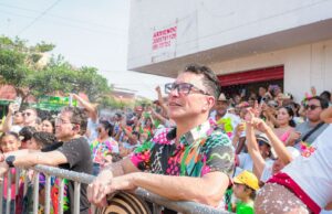 “Los líderes deben conocer los territorios”: ¡Caicedo se gozó con el pueblo el Carnaval de la 44!