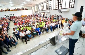 Alcaldía de Soledad y Prosperidad Social entregaron a familias vulnerables 600 kits de mercancía incautada por la DIAN