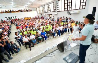 Alcaldía de Soledad y Prosperidad Social entregaron a familias vulnerables 600 kits de mercancía incautada por la DIAN