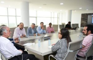 Gobernación del Atlántico y autoridades mundiales de ajedrez evalúan masificación del deporte en colegios del departamento