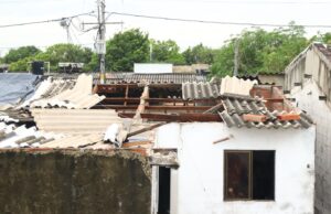Gobernador Eduardo Verano lidera atención a emergencia por vendaval en Soledad