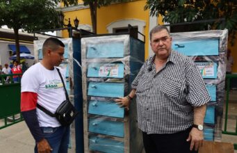 Alcalde José Elías Chams entrega 800 ayudas a emprendedores en el marco de las Fiestas Patronales de Sabanalarga