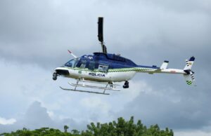 Alcalde Char sobrevuela Barranquilla en helicóptero Halcón: herramienta que fortalece la seguridad de la ciudad