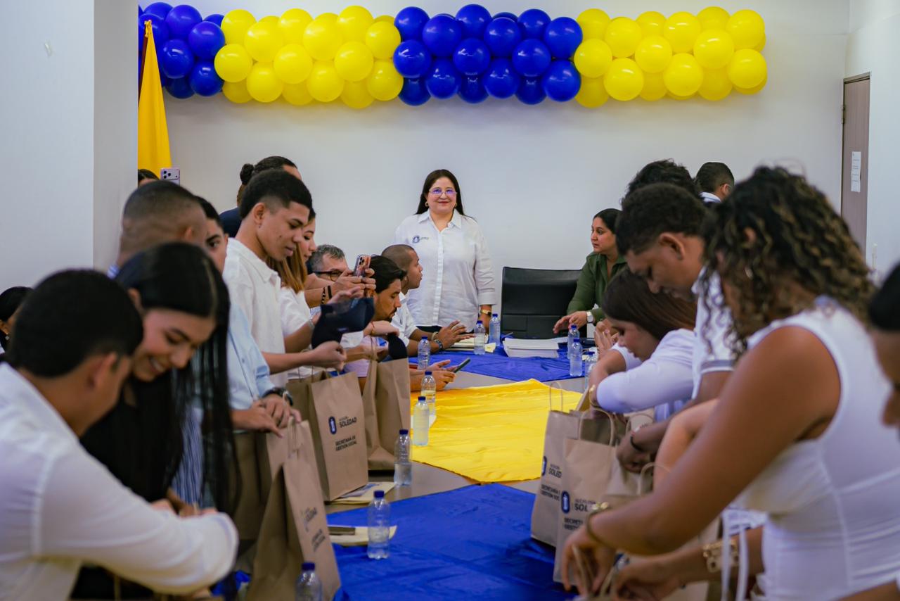 Alcira Sandoval posesiona a nuevo Consejo Municipal de Juventudes para el periodo 2026-2029