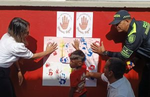 Policía realiza campaña en el Día Internacional contra el Reclutamiento de niños, niñas y adolescentes