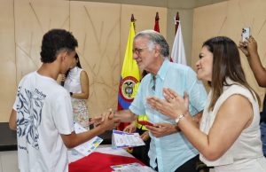 Más educación: Gobernación del Atlántico entrega 634 becas para pregrado y posgrado