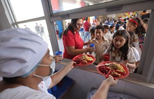 PAE en el Atlántico crece en inversión y beneficiará a 52.891 estudiantes en 2026