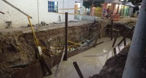 Alcaldia constata emergencia en altos de la metro producto de una socavación