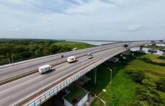 Colombia acelera la transición energética: GobiernoNacional lanza el primer corredor de carga eléctricadel país
