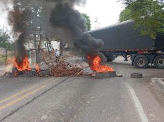 Protesta por fallas en el servicio de energía mantiene bloqueada la Troncal en Bosconia