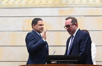 Honorio Henríquez asume la Presidencia del Senado con un llamado a la unidad y al fortalecimiento institucional