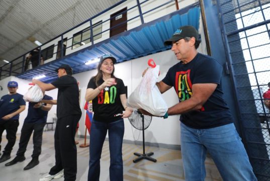 ¡Un camión lleno de esperanza parte desde Barranquilla hacia Venezuela!: alcalde Char