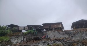 Deslizamiento obliga a evacuar viviendas en comunidad indígena de Medio Baudó